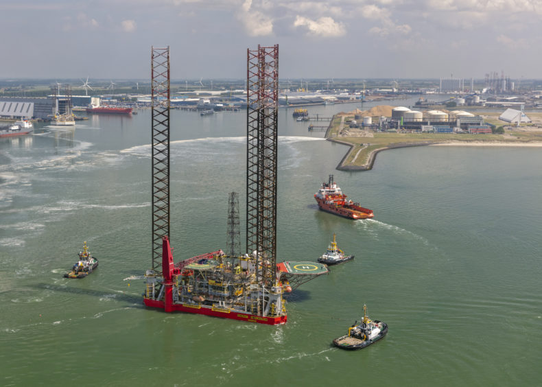 Energy Endeavour, carrying Pickerill A, arriving at Vlissingen harbour