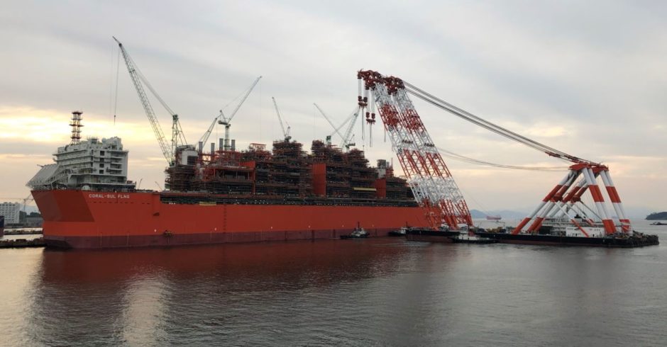 Eni has installed the last topside module at its Coral Sul FLNG facility, at a South Korean shipyard, keeping it on course for production in 2022.