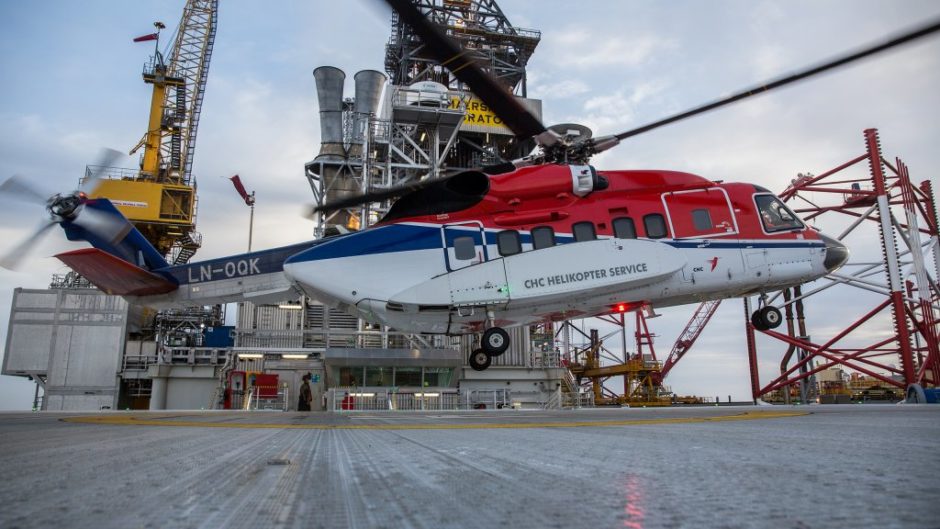 Sikorsky S-92 helicopter at the Gina Krog field in the North Sea. (Photo: Øyvind Gravås - Woldcam / Equinor ASA)