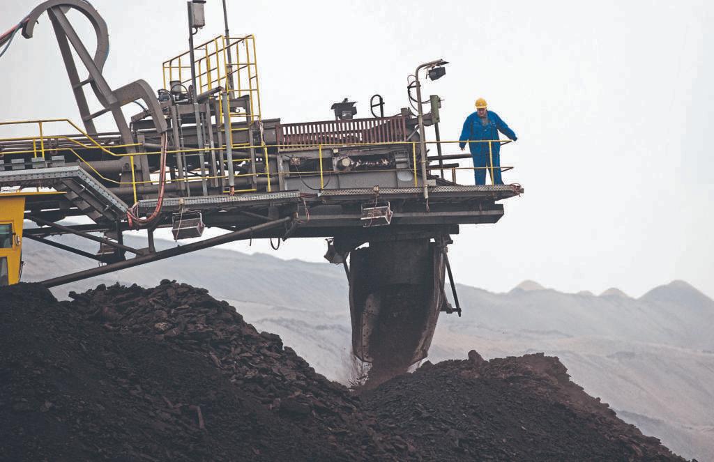 Coal mining excavator