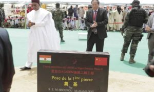 A plaque marking the start of the Niger-Benin pipeline
