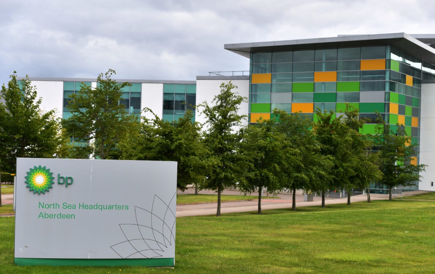 Delay rumbles on for BP Aberdeen office move