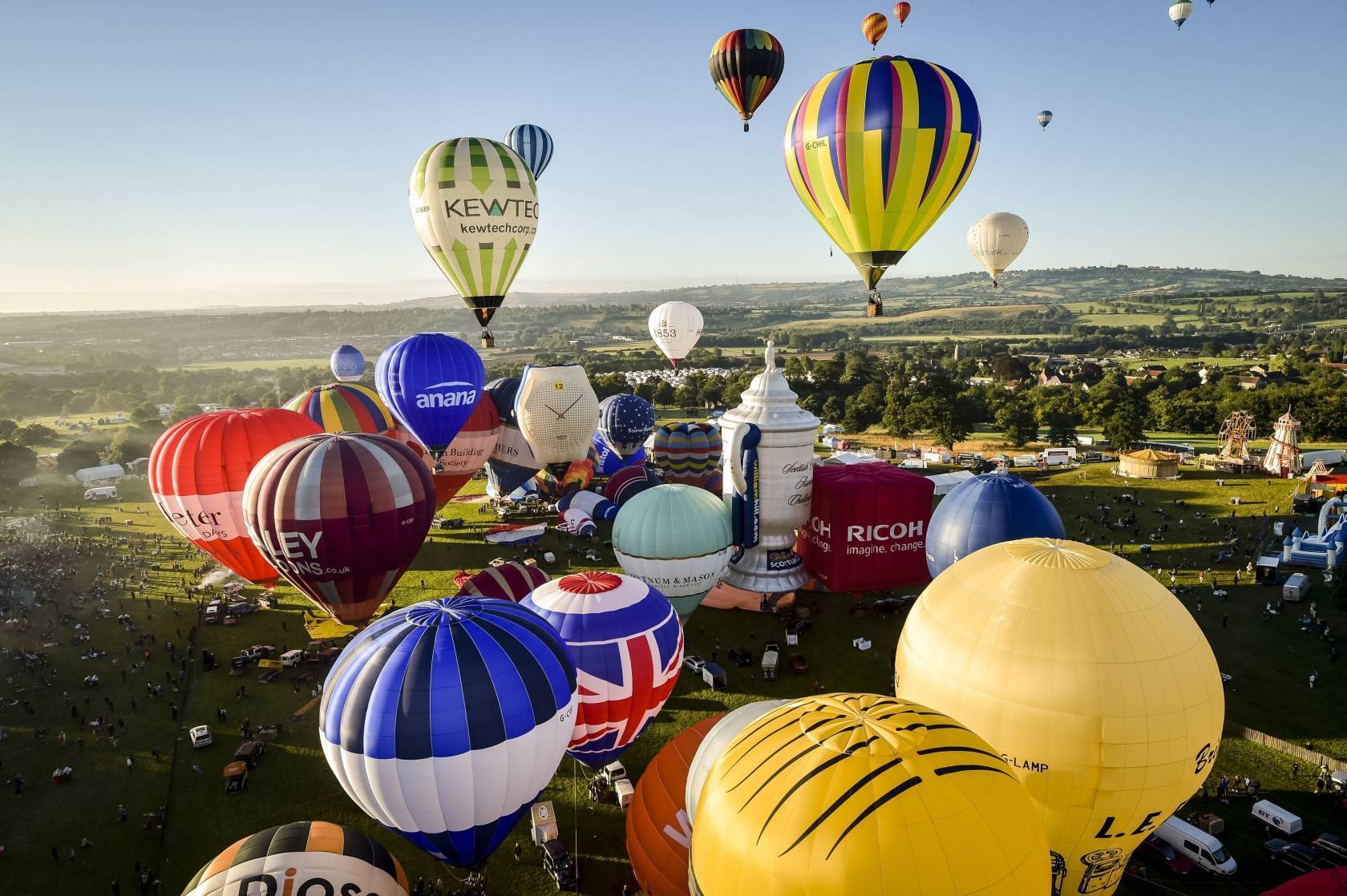 In Pictures Hot Air Ballons Soar Above Bristol Evening Express