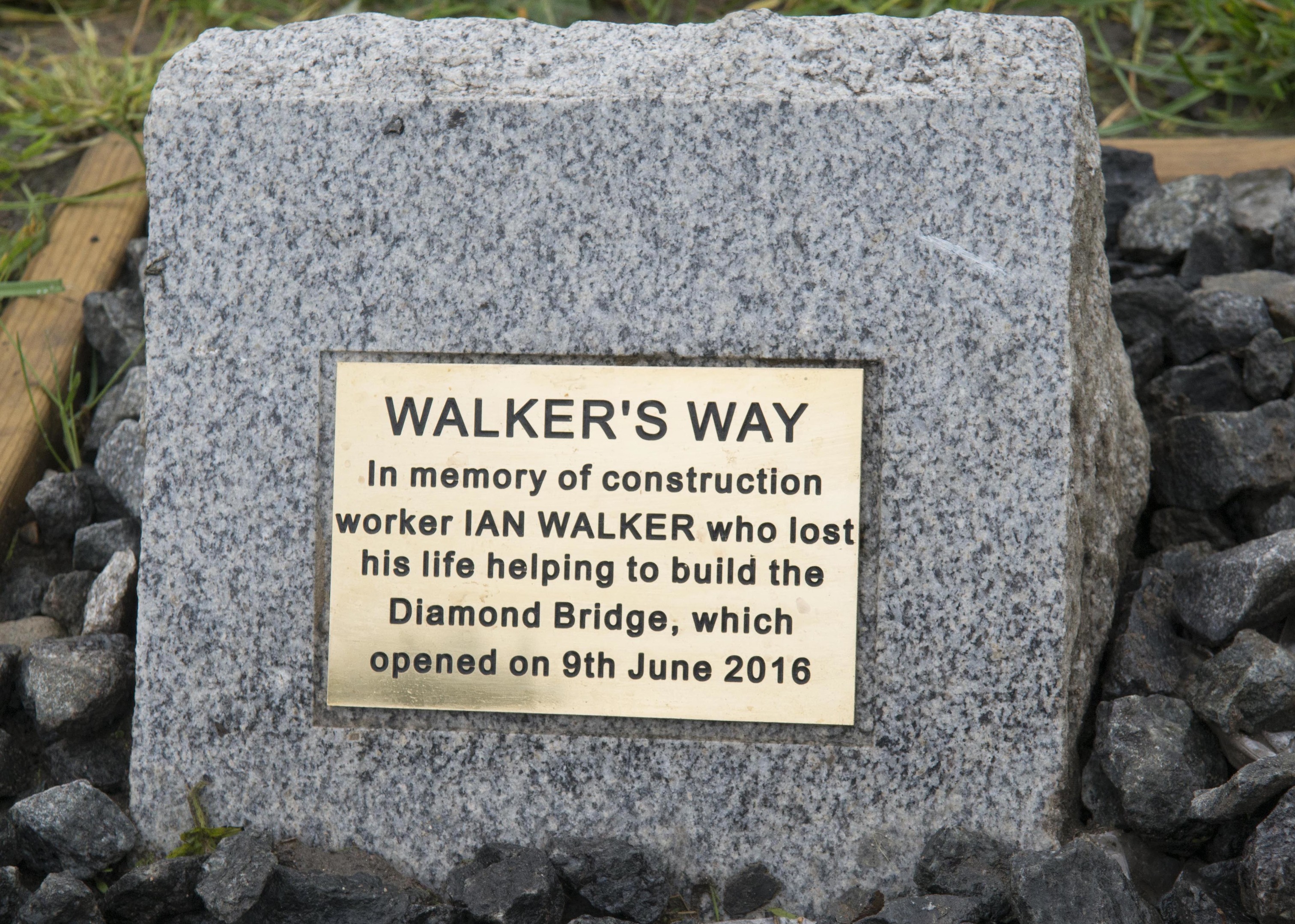 tribute: The plaque for Ian Walker, who died while helping construct the third Don bridge.