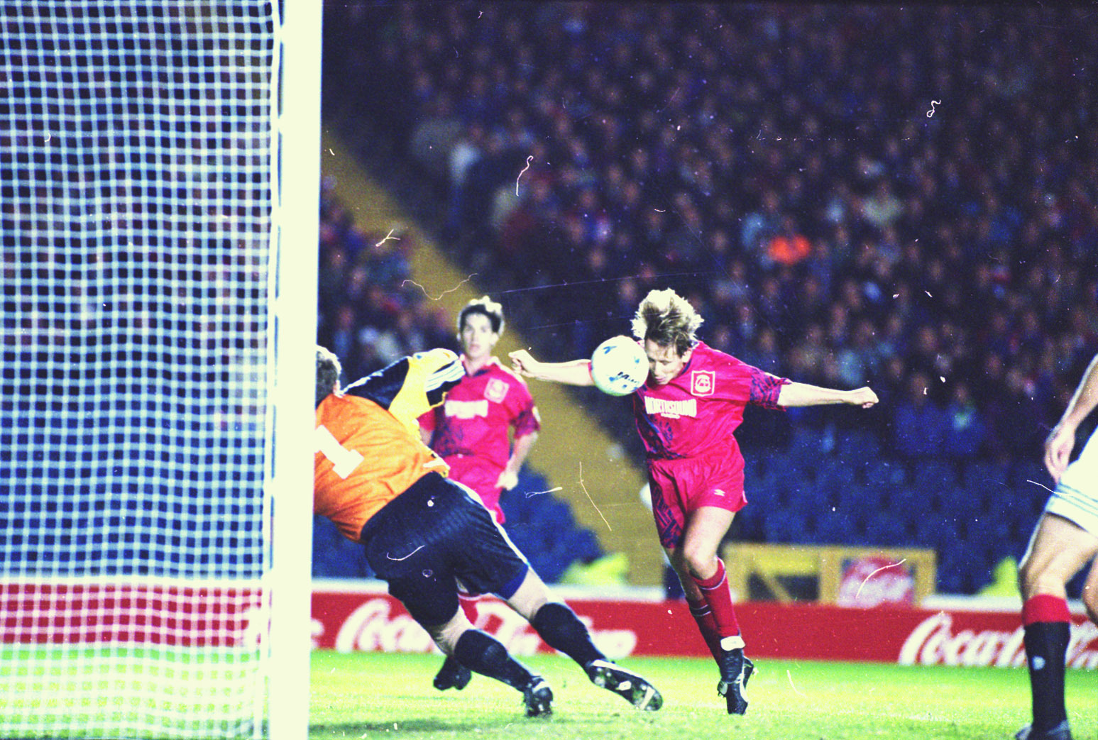 Billy Dodds scores for the Dons against Rangers.