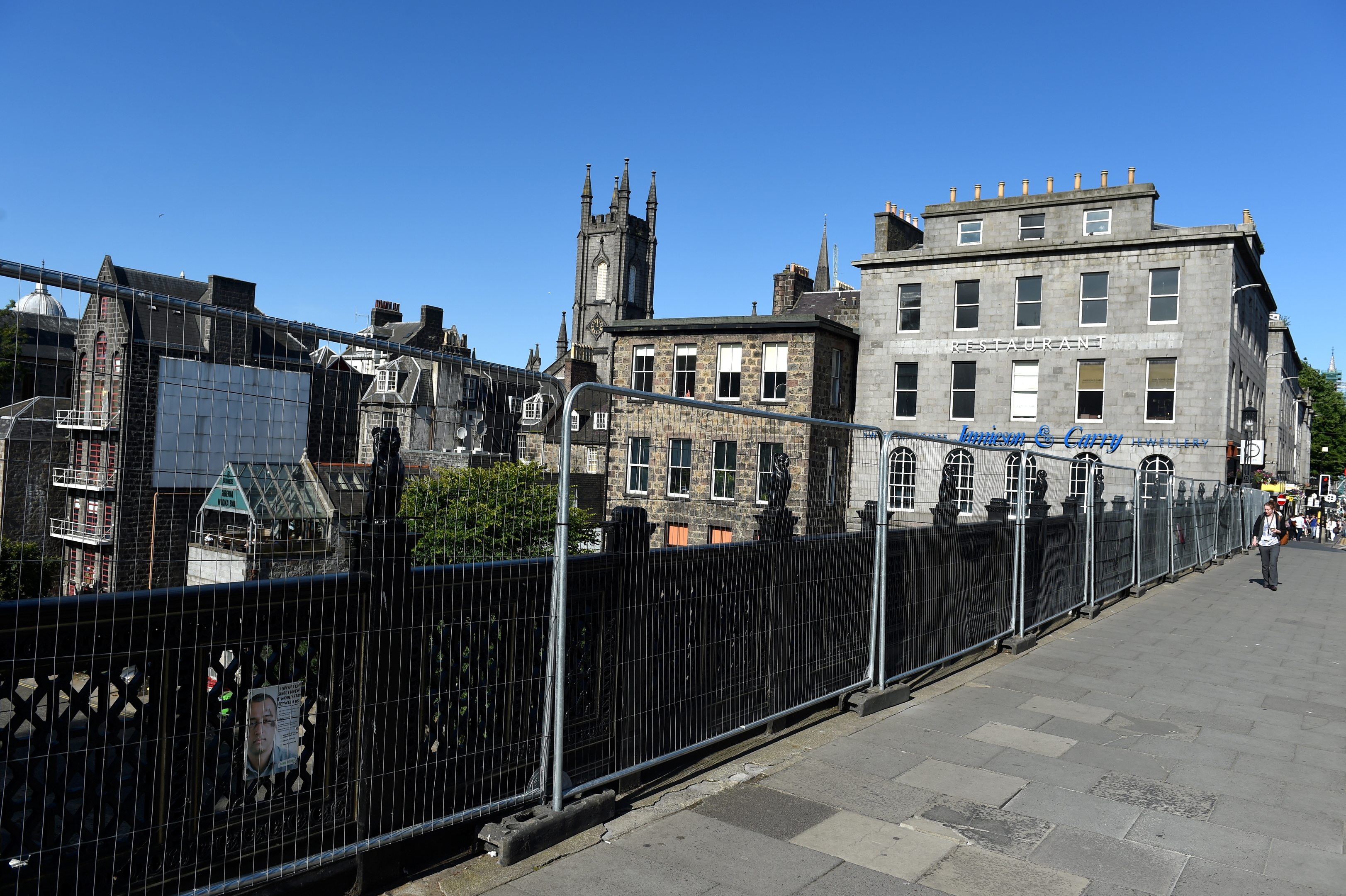Temporary fencing at Union Bridge