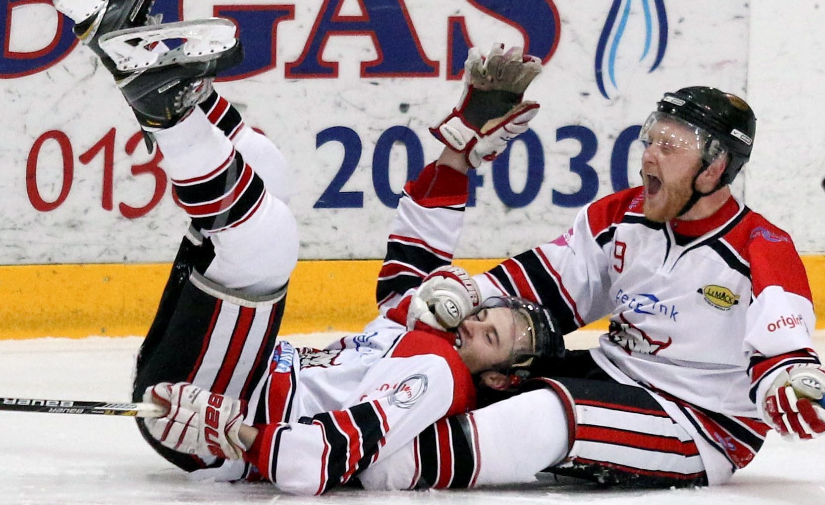 Iain Malcolm and Mark Laing celebrate. Picture by Ferguson Photography.