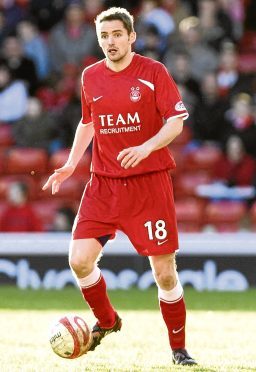 Lee Mair in action for Aberdeen.