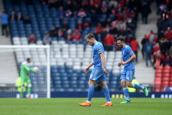 Scottish Cup Semi Final
Motherwell v Aberdeen.
Aberdeen's Greg Stewart and Andrew Considine looking dejected at Hampden Park.
Picture by DARRELL BENNS
Pictured on 14/04/2018