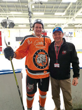 The Aberdeen Lynx orange kit being modelled.