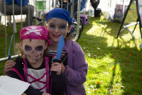 Eilidh and Una Robertson who won the best-dressed prize.
