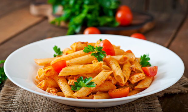 You can make your own pasta sauce with very few ingredients.