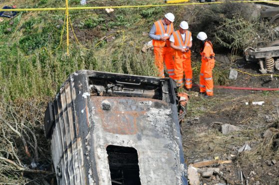 A rail safety expert has admitted the circumstances which are thought to have led to the derailment could happen again