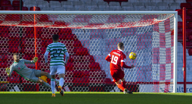 ABERDEEN, SCOTLAND - OCTOBER 25: Aberdeen's Lewis Ferguson scores to make it 1-0 during a Scottish Premiership match between Aberdeen and Celtic at Pittodrie Stadium, on October 25, 2020, in Aberdeen, Scotland. (Photo by Craig Foy / SNS Group)