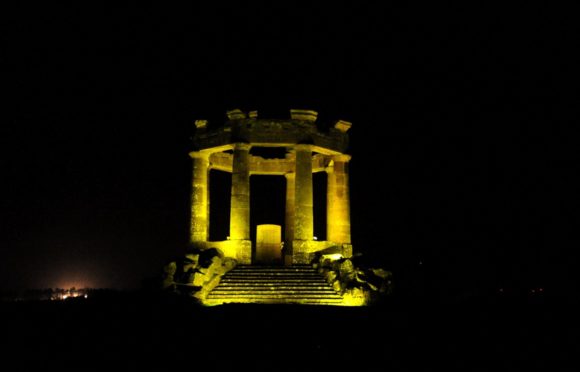 The Stonehaven War Memorial was lit up gold last night to mark the end of Childhood Cancer Awareness Month.