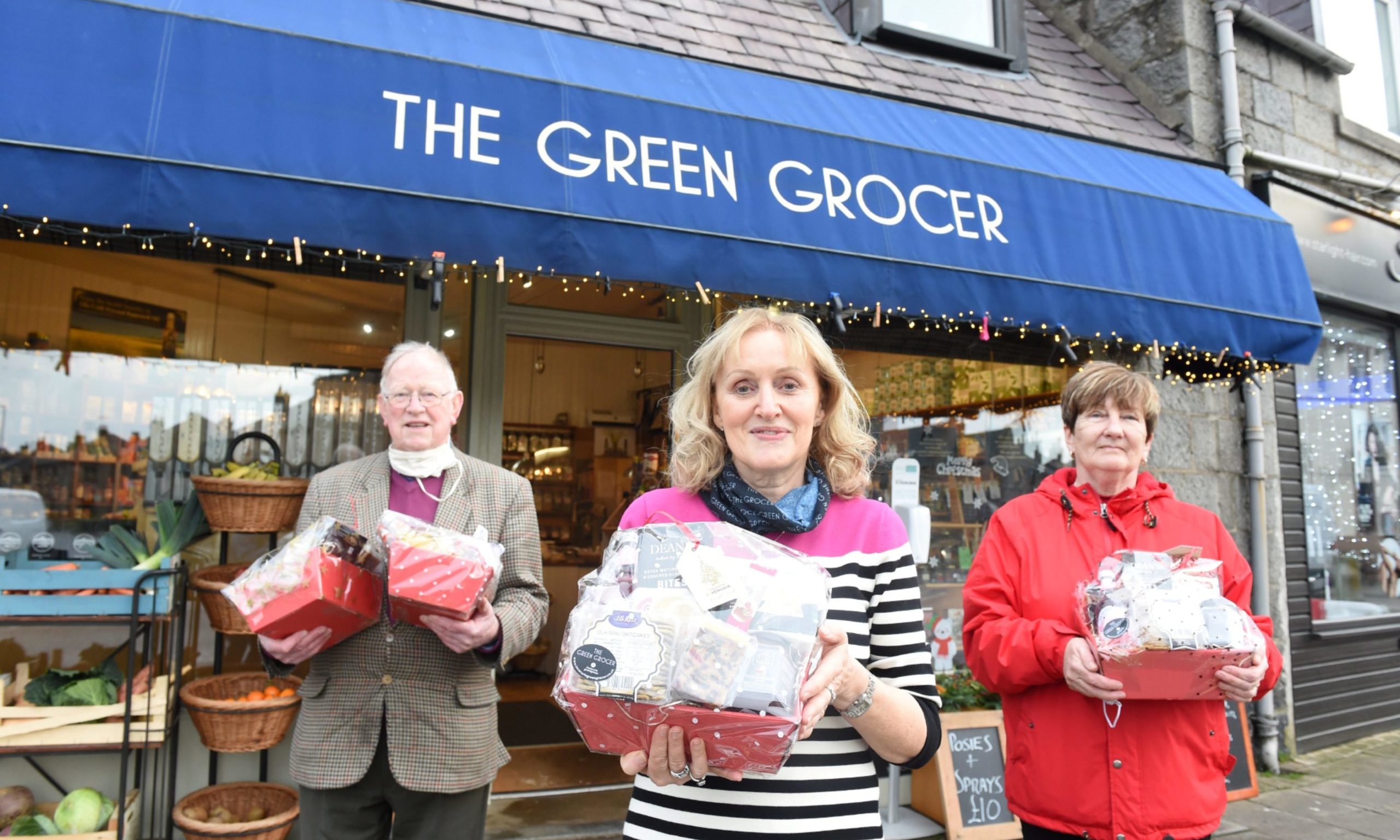 North-east charity volunteers hand out 40 treat boxes to those in need - Vimarsana News