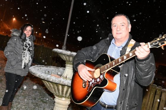 Ben and Andy Robbins will perform as part of Lockdown Live Aberdeenshire on Saturday.