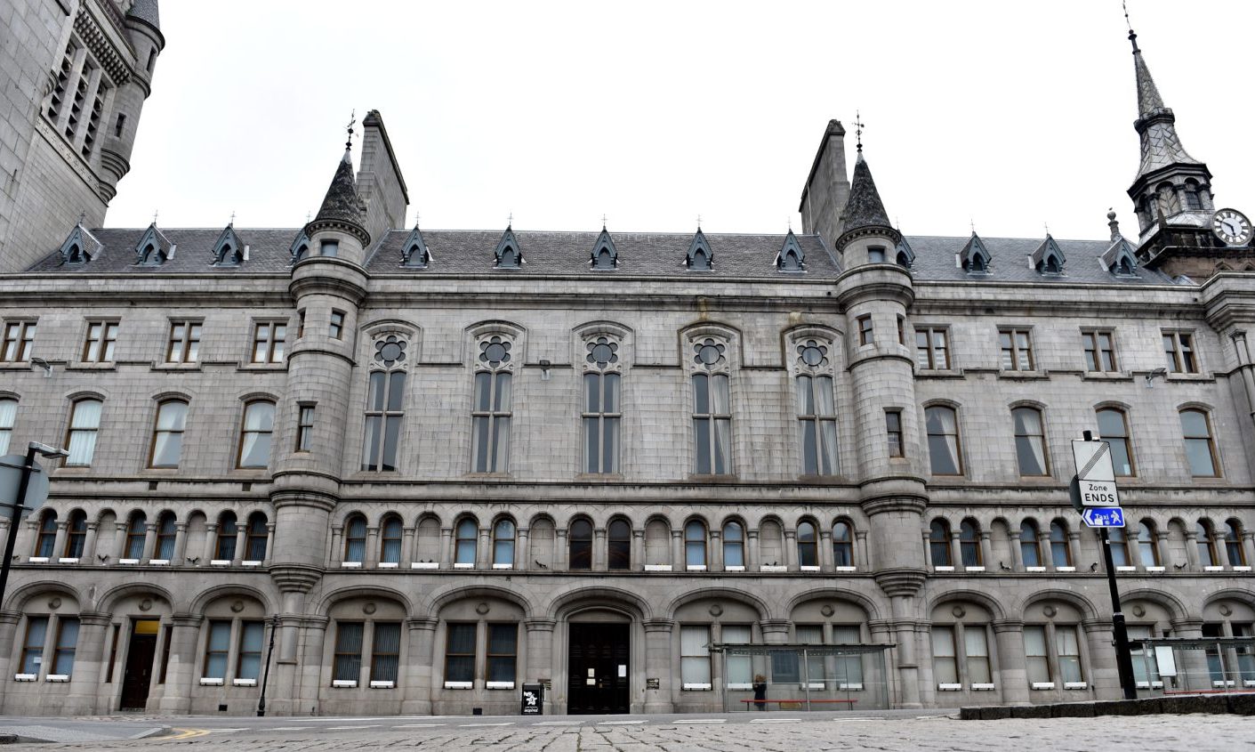 Man jailed after being caught with knife and knuckle duster on Aberdeen street - Vimarsana News