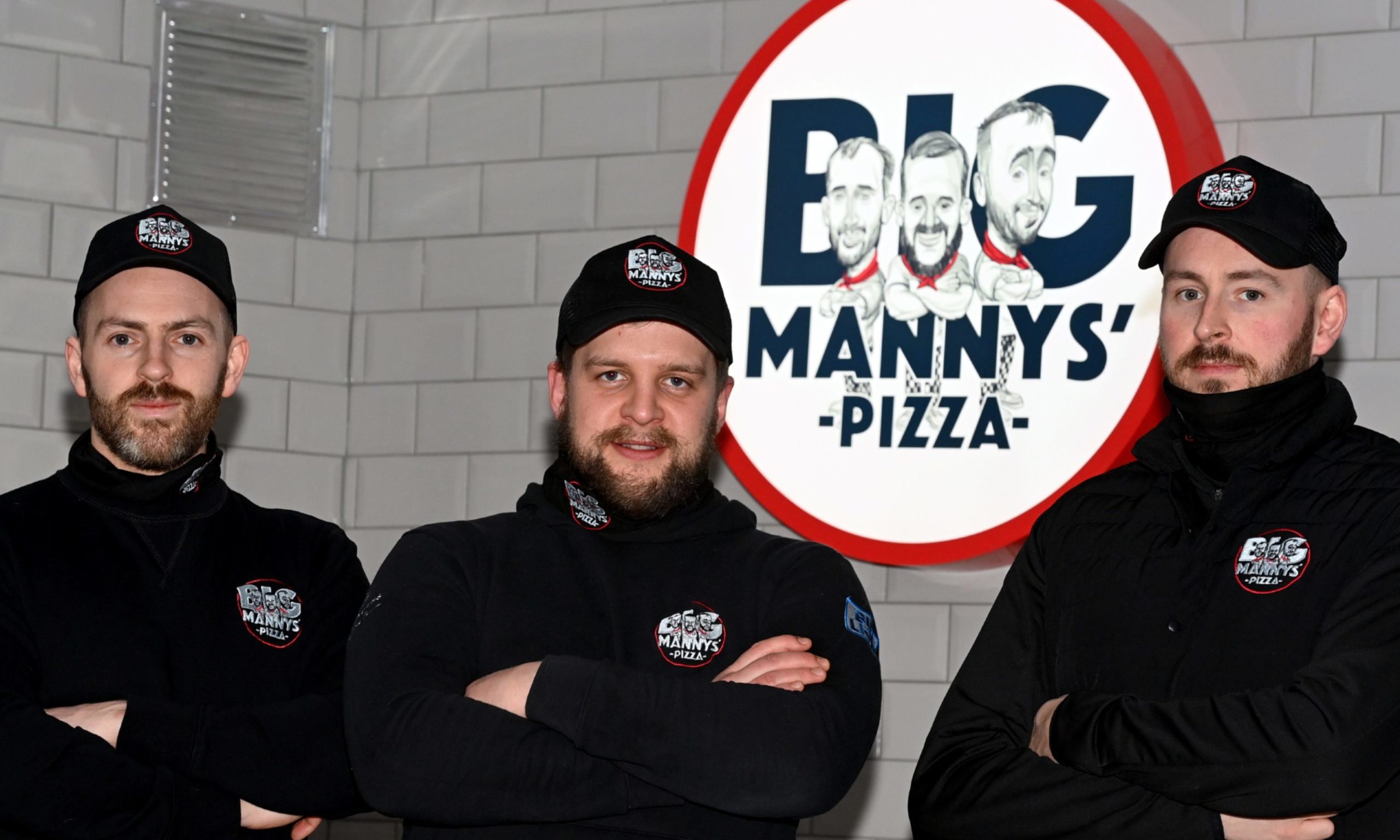 Big Manny's Pizza sees huge success with 18-inch pizza that was too big to be delivered - Vimarsana News