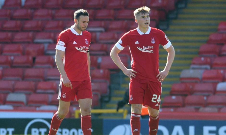 Andy Considine (L) Et Dean Campbell D'Aberdeen Sont Découragés Lors De La Défaite En Coupe D'Écosse Face À Dundee United.