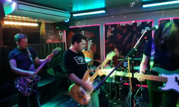 Aberdeen band Seas, Starry are set to release a new EP.