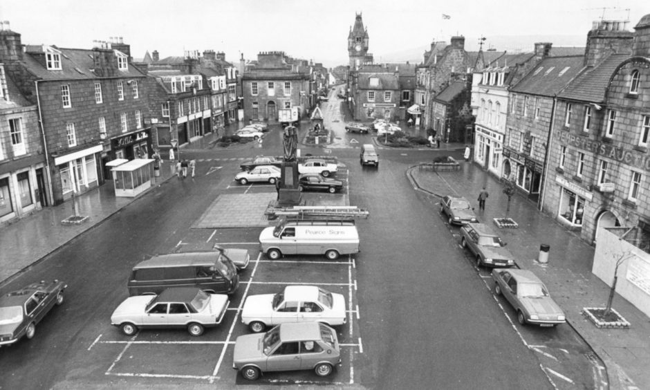 A view of The Square, Huntly in November 1984.