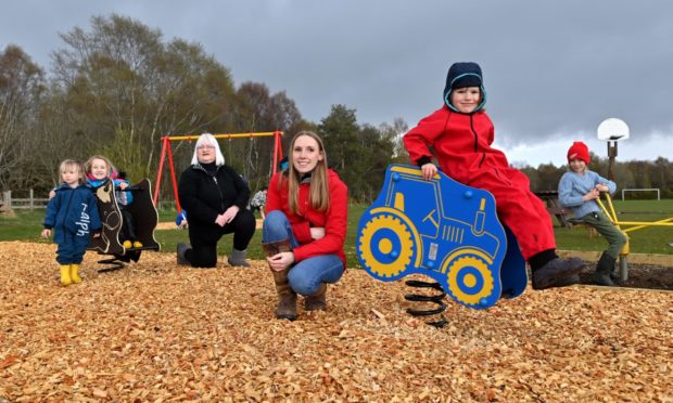 Parents in Luthermuir have raised thousands of pounds to revamp the wretched village playpark. Pictured are Ralph and Isabelle, Susan Duncan, Paula Mitchelson, Archie and Calvin.