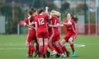 beplay官网在线在SWPL 2的顶部，Aberdeen FC女性六分是六点。