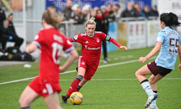 Aberdeen women beaten 3-2 by Hearts
