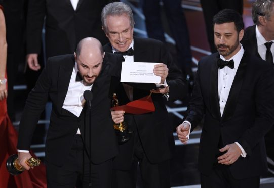 'Shape of Water', 'Three Billboards' lead best picture Oscar race 'Shape of Water', 'Three Billboards' lead best picture Oscar race