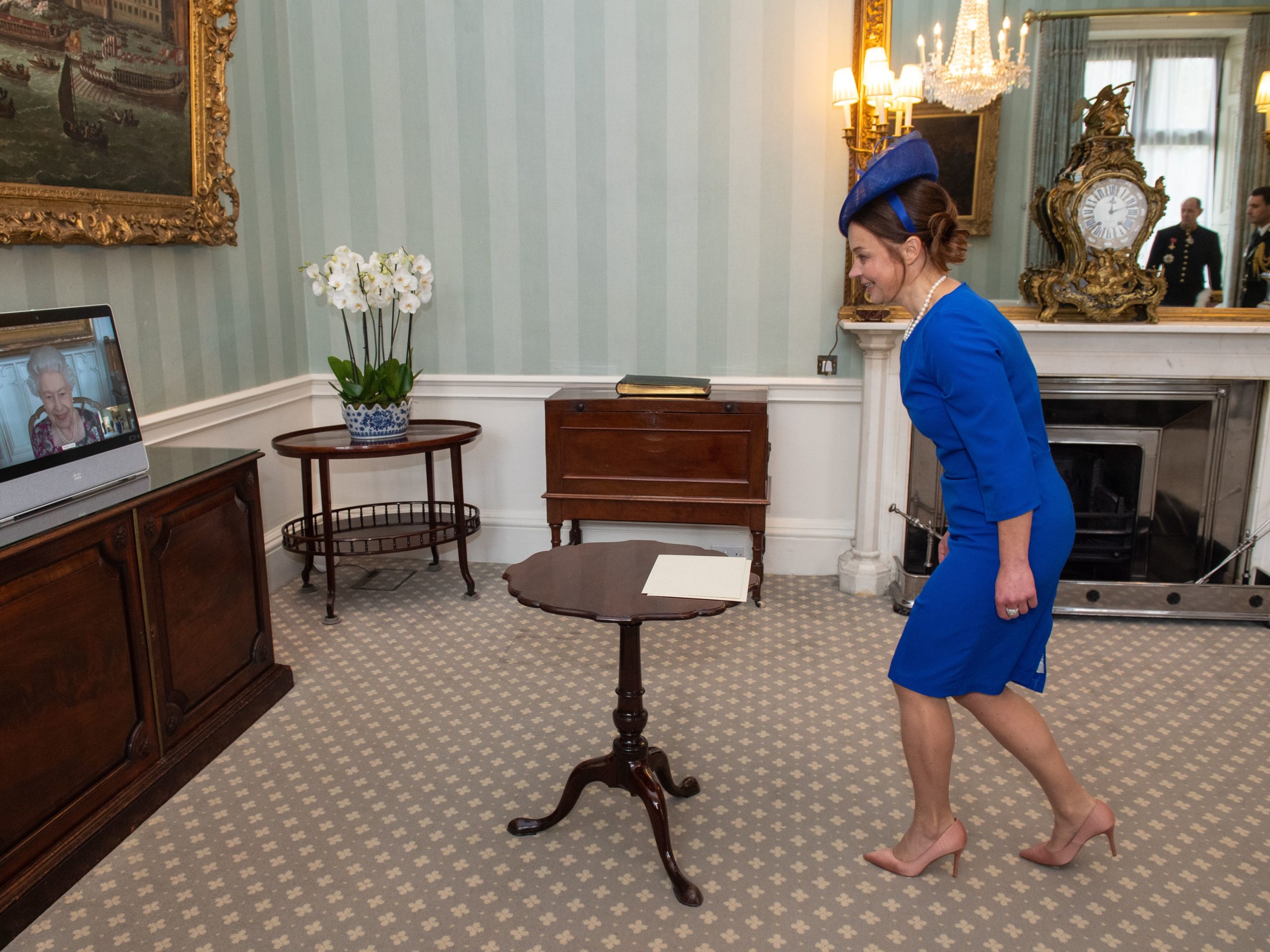 Curtsey for the Queen during steady stream of official duties at Windsor - Vimarsana News