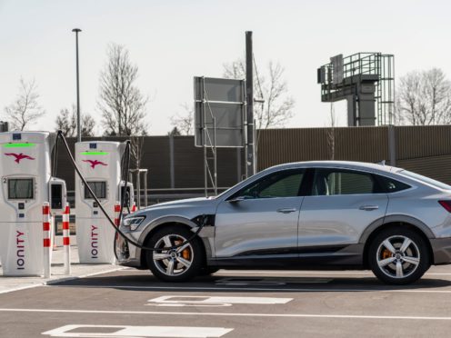 (Audi)