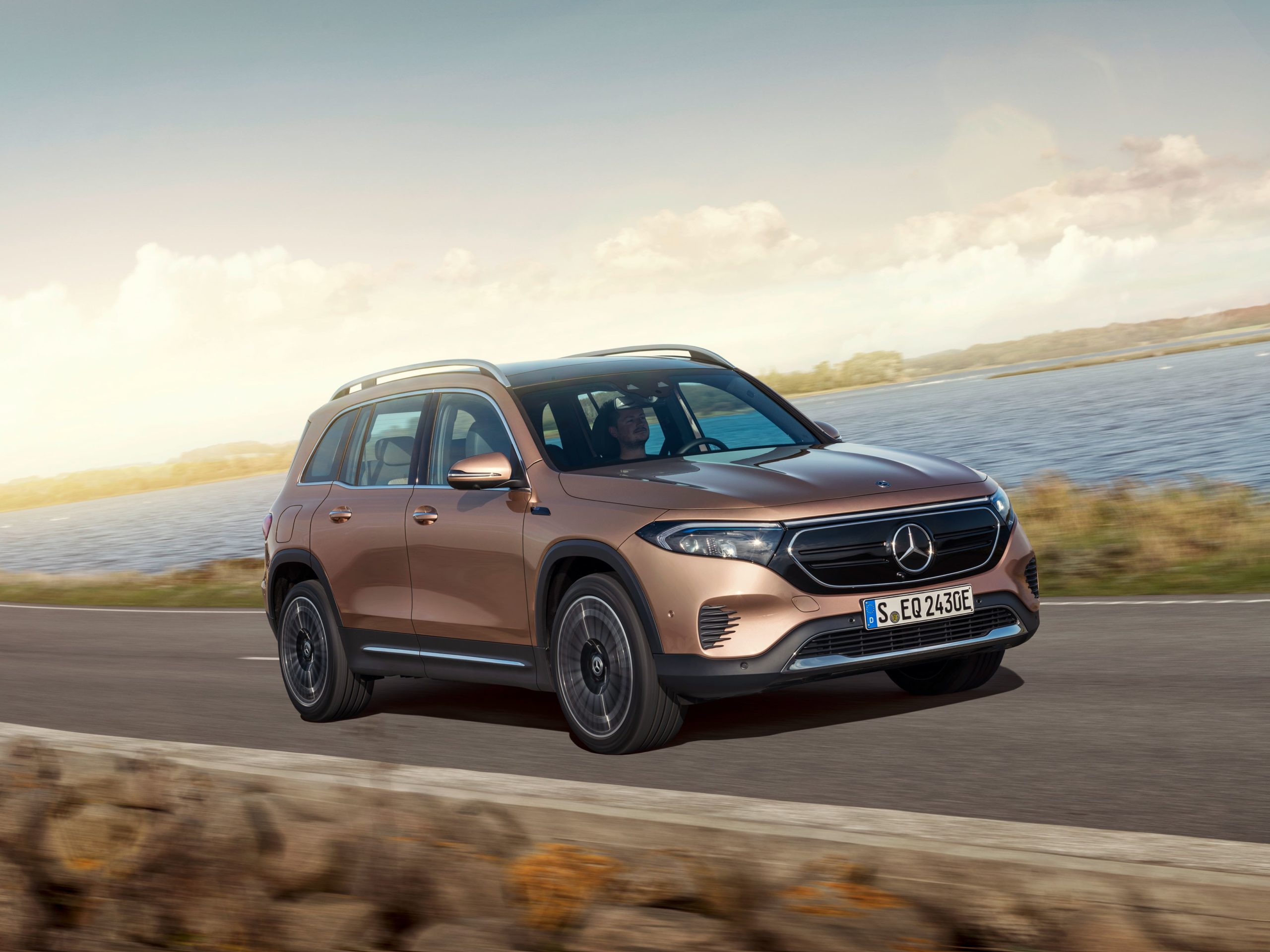 Mercedes-Benz reveals electric seven-seater called EQB - Vimarsana News