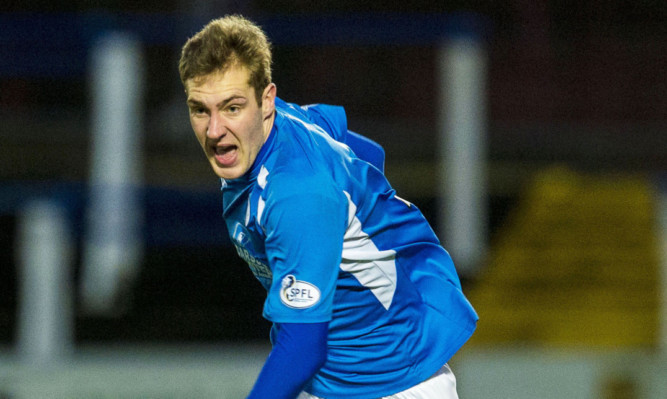 Dundee Thrash Out Fee With Queen Of The South For Kevin Holt Evening