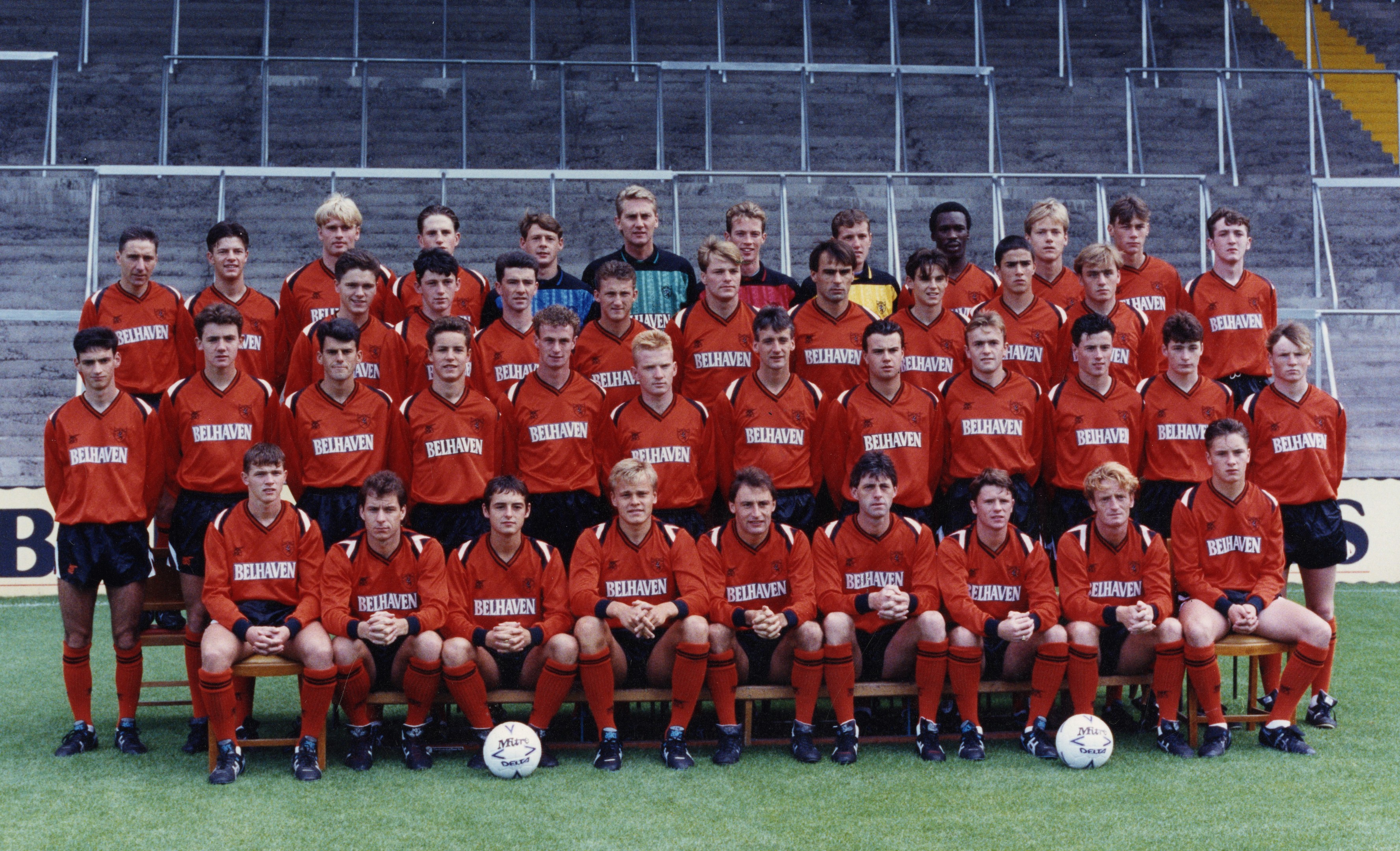 What links the class of 1990/91 to vacant Dundee United job? Evening