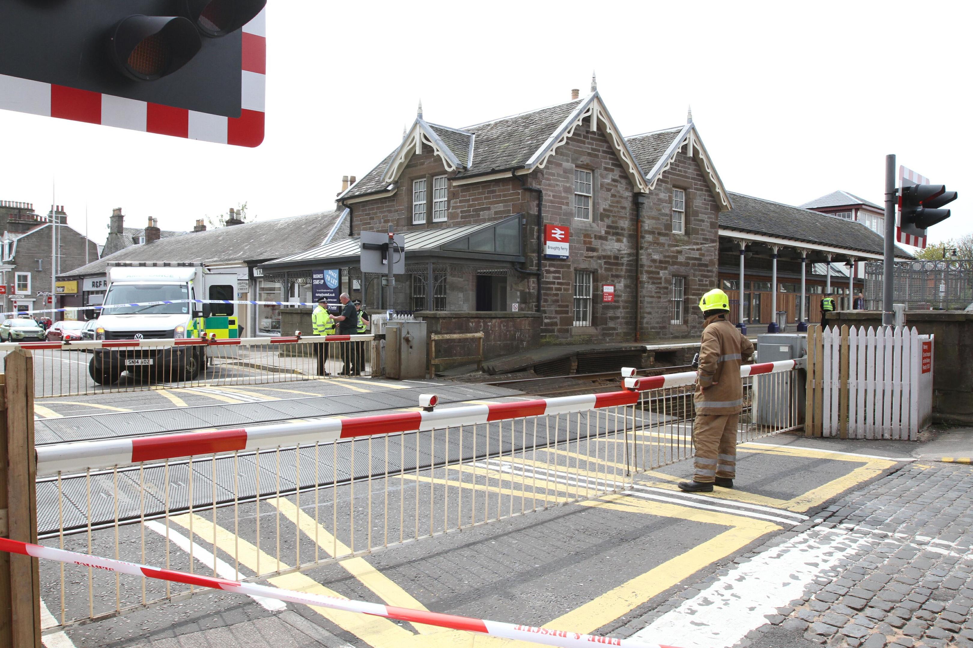 Man dies after being hit by train at Broughty Ferry Evening Telegraph