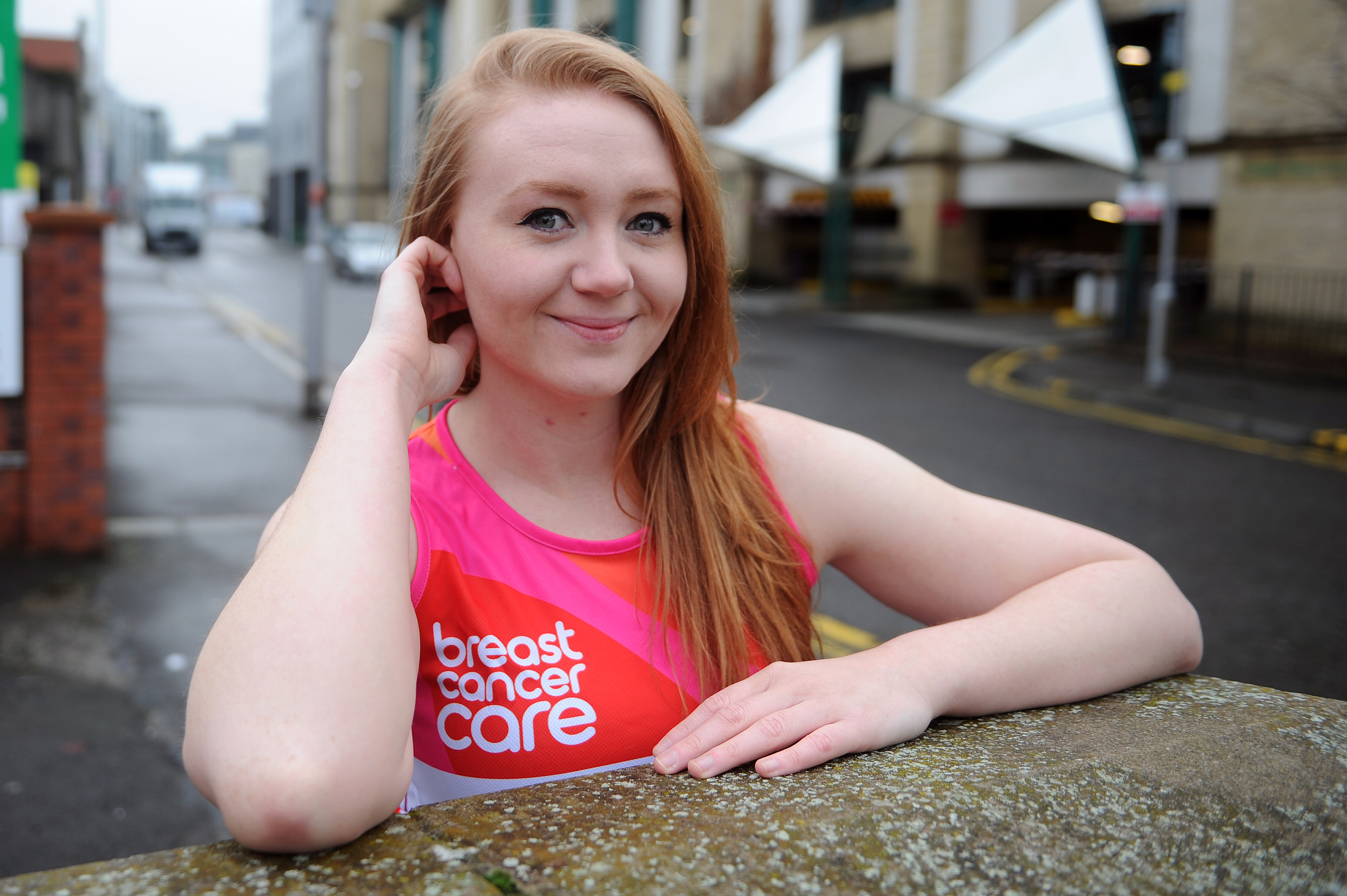 Jenna will take part in 17 marathons in memory of her mum.