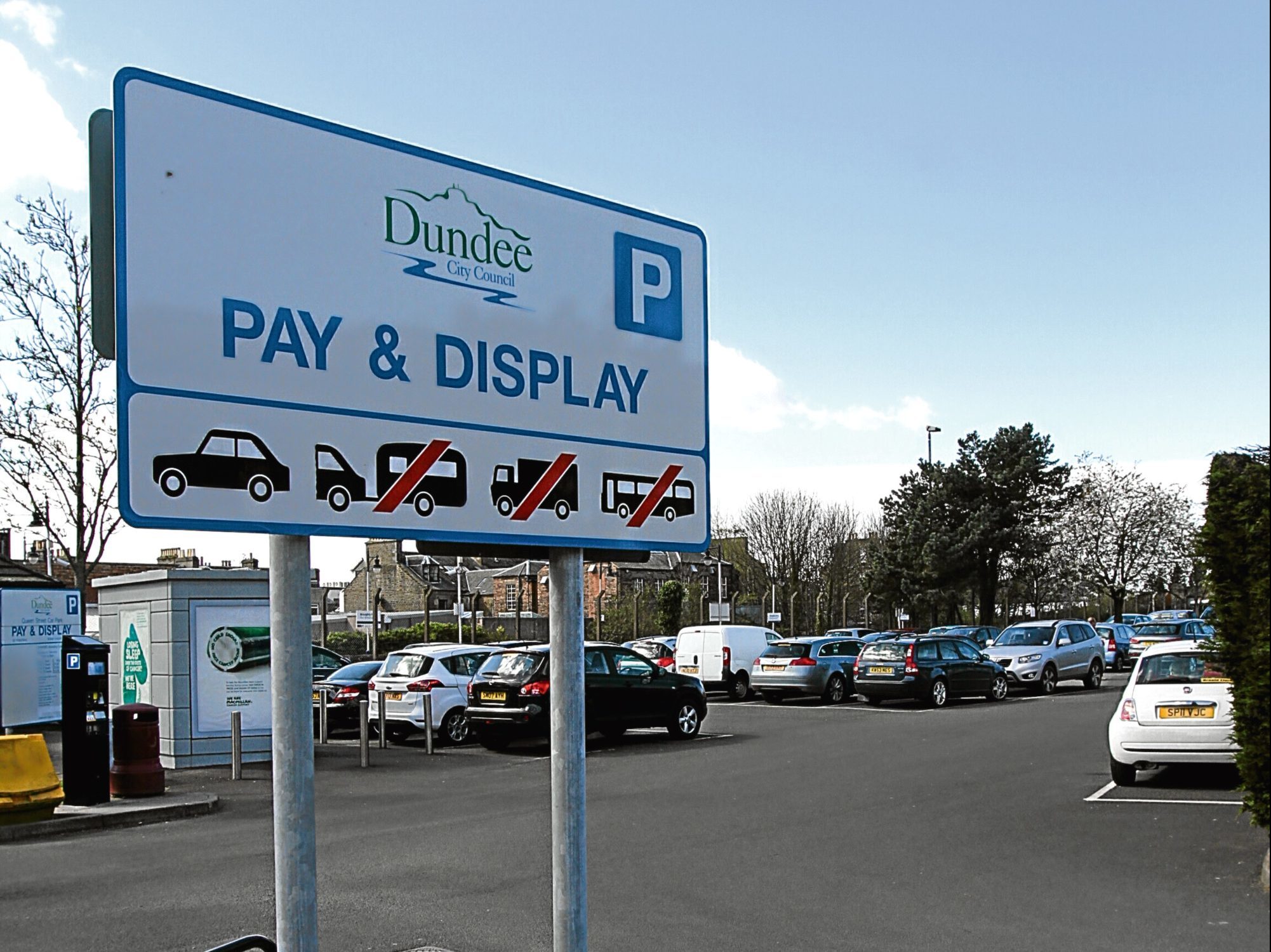 Car park fall victim suing Dundee council for £20,000 Evening Telegraph