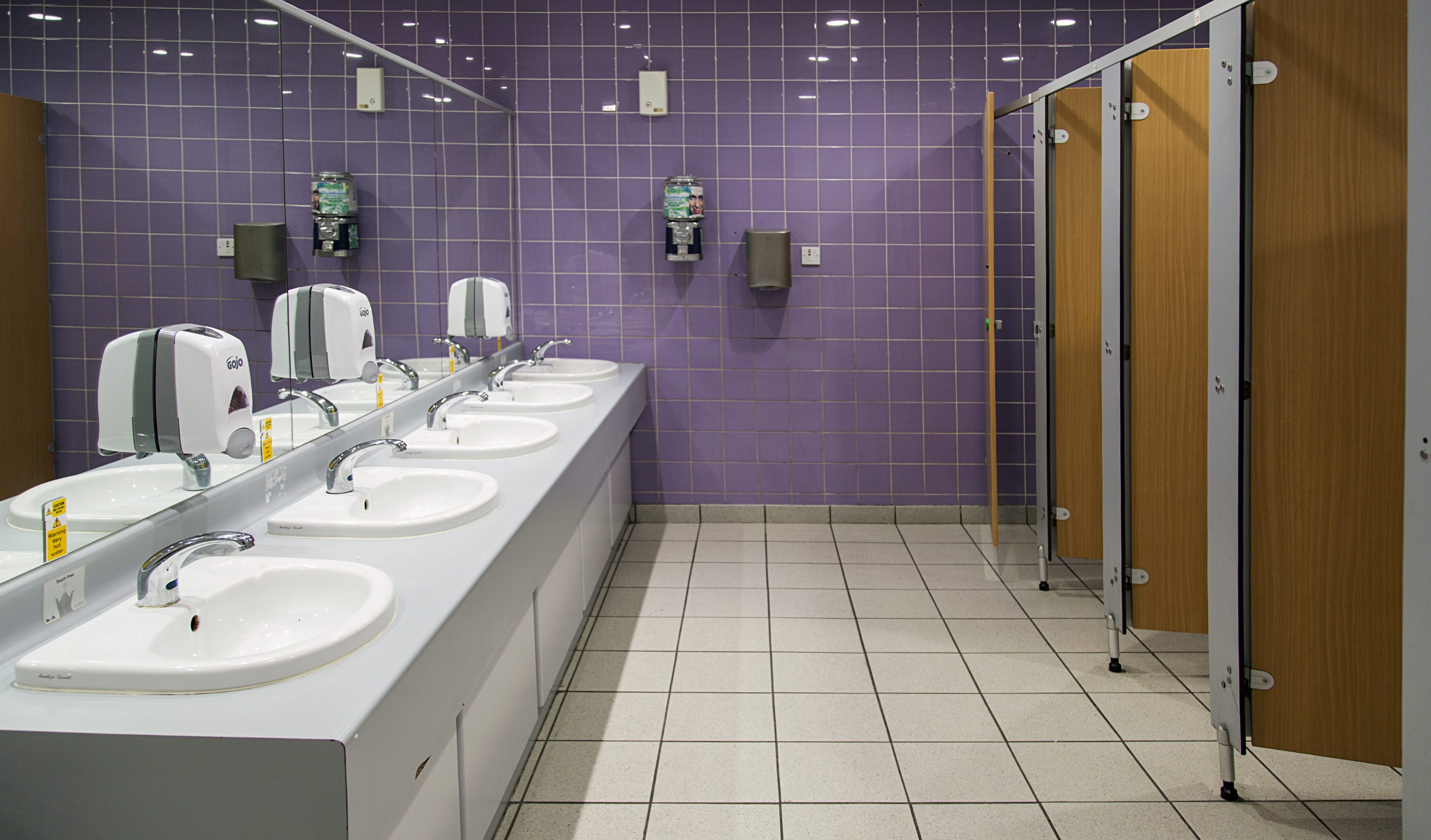 REVEALED How To Find The Cleanest Cubicle In Public Toilets Evening 