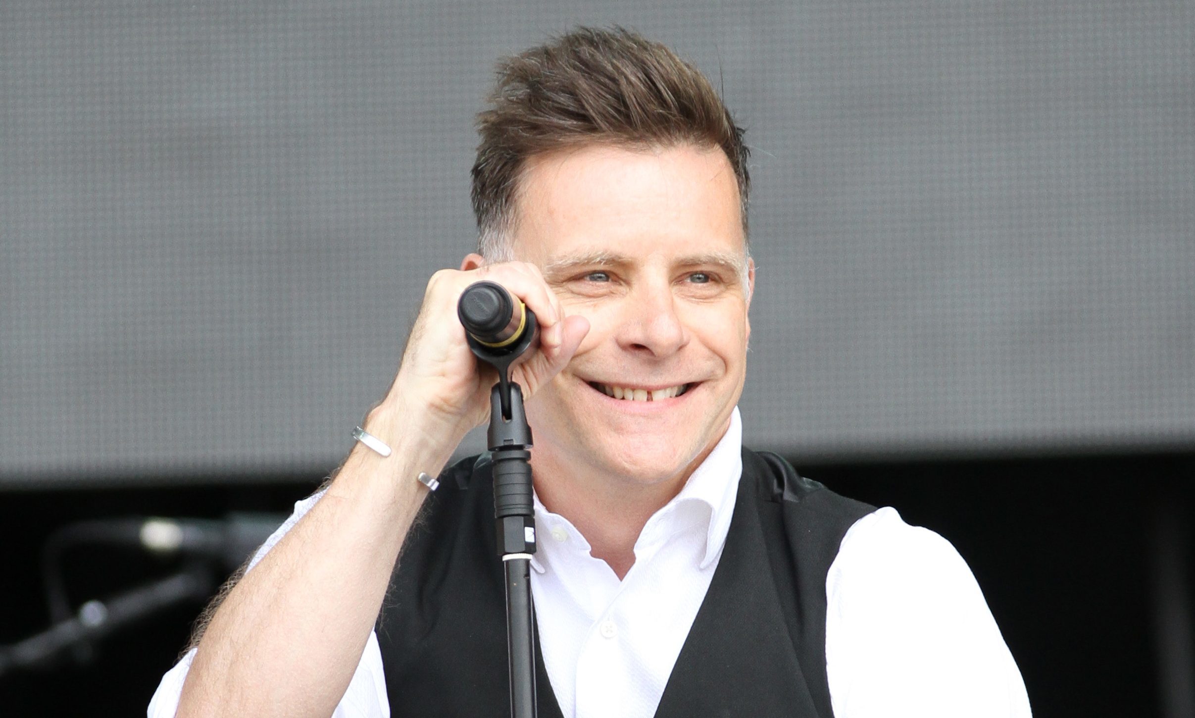 Deacon Blue's Ricky Ross blasts 'sad' mention of politics as people ...