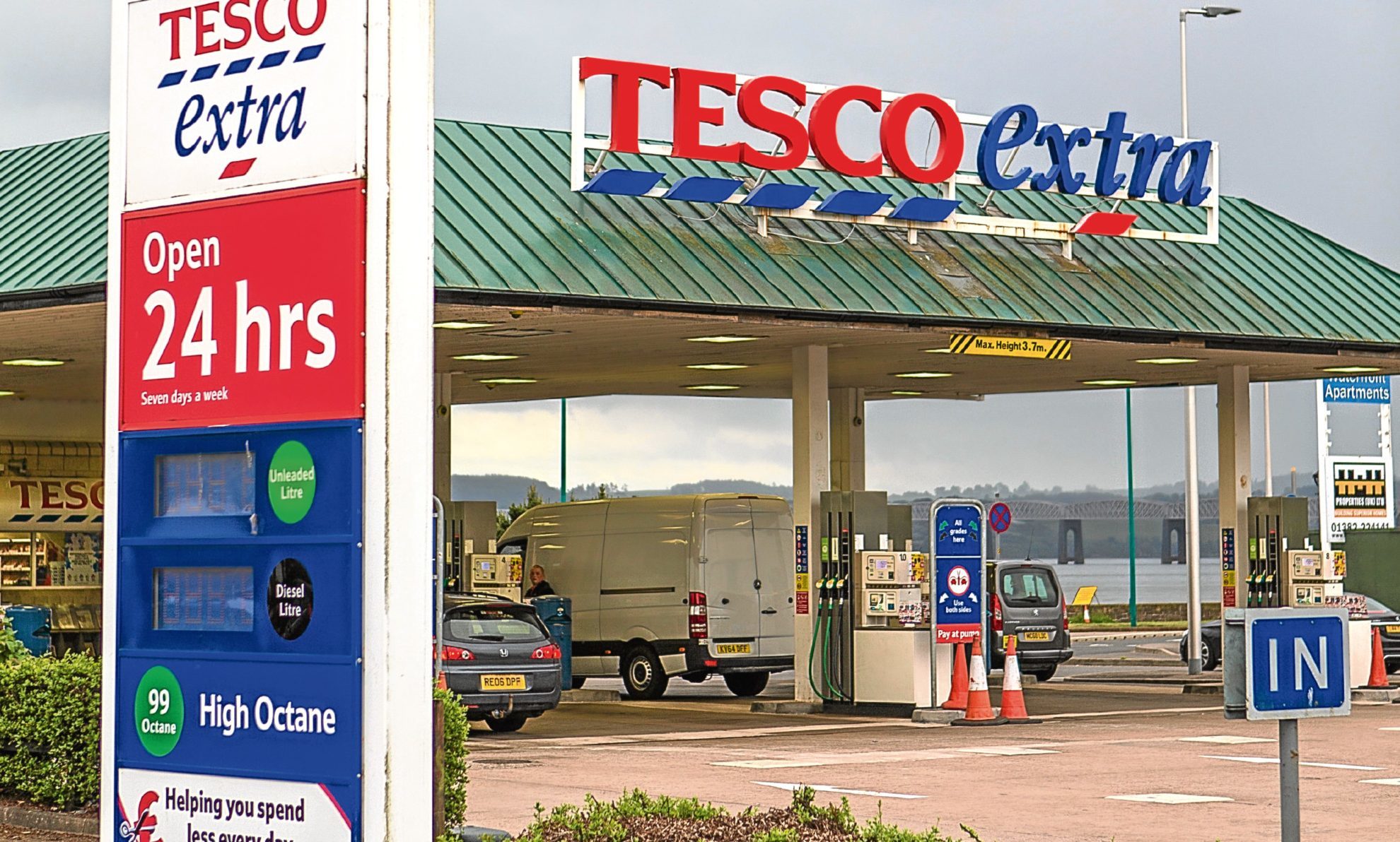 probe-over-dundee-petrol-station-car-theft-evening-telegraph