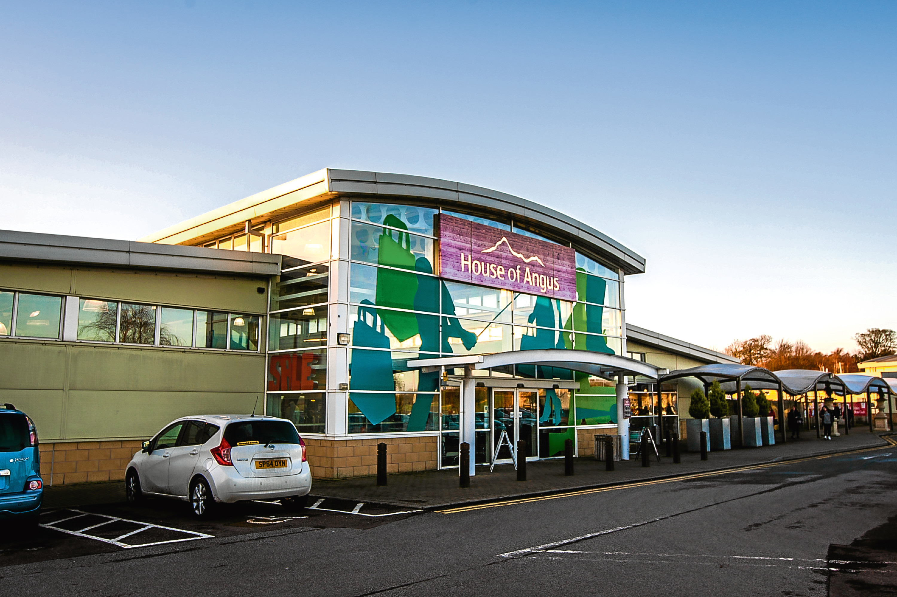 dobbies garden centre Archives Evening Telegraph