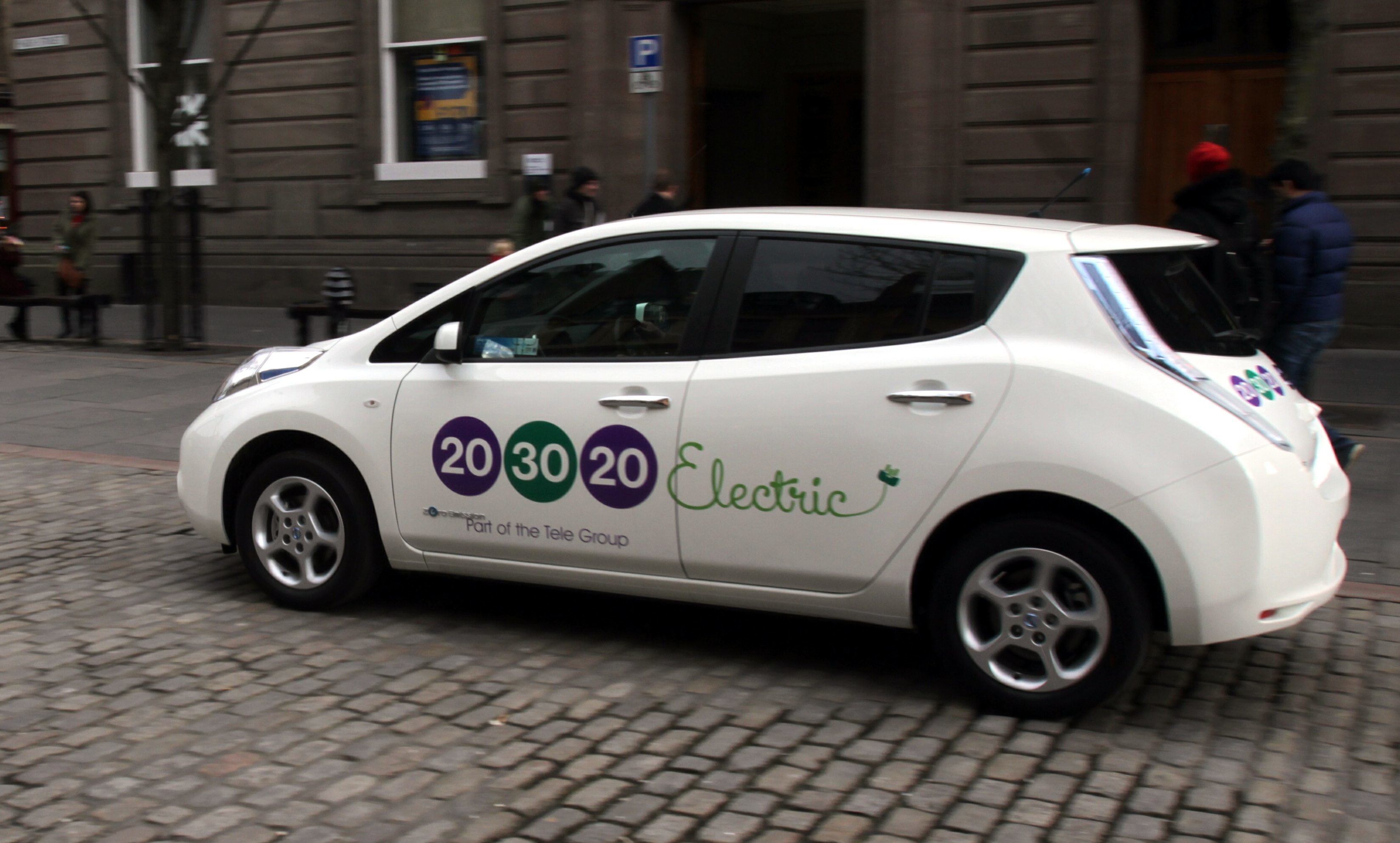 Dundee taxi firm now making drivers pay to charge their electric cars