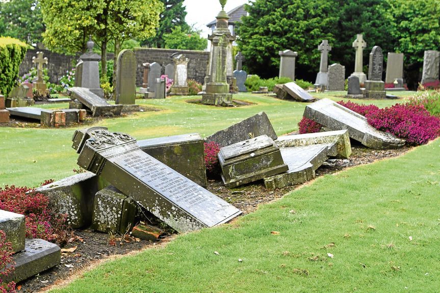 Dundee graveyard likened to 'a bomb site’ amid call for repairs
