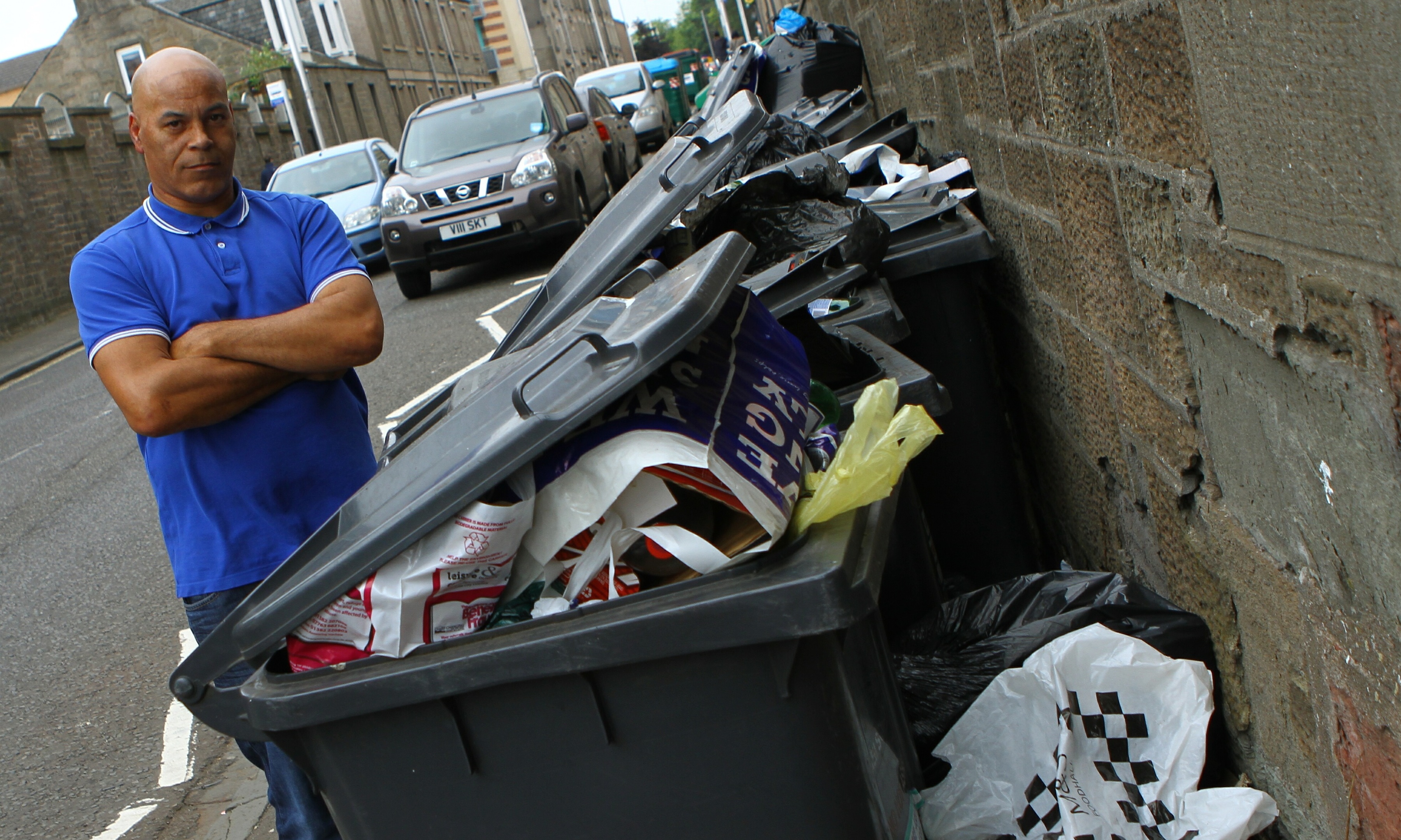 Dundee man's anger at council as bins 'not collected in three weeks