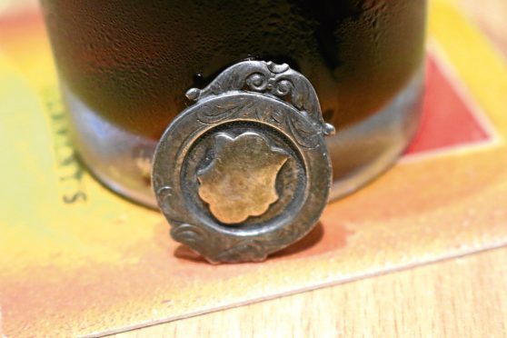 The medal belonging to the Dundee Junior top scorer in season 1966-67. Do you know who he is?