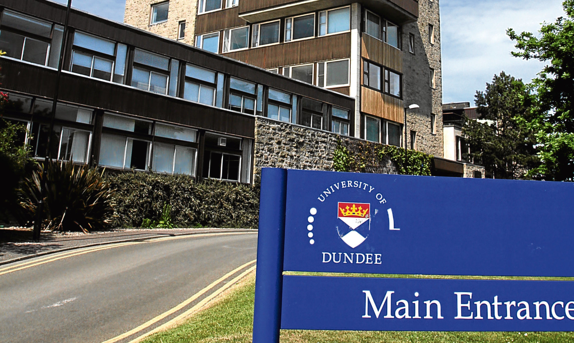 Dundee University seeks volunteers to help train medical students