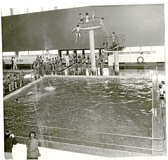 Dip into the history of Dundee's swimming pools in the 70s - Evening ...