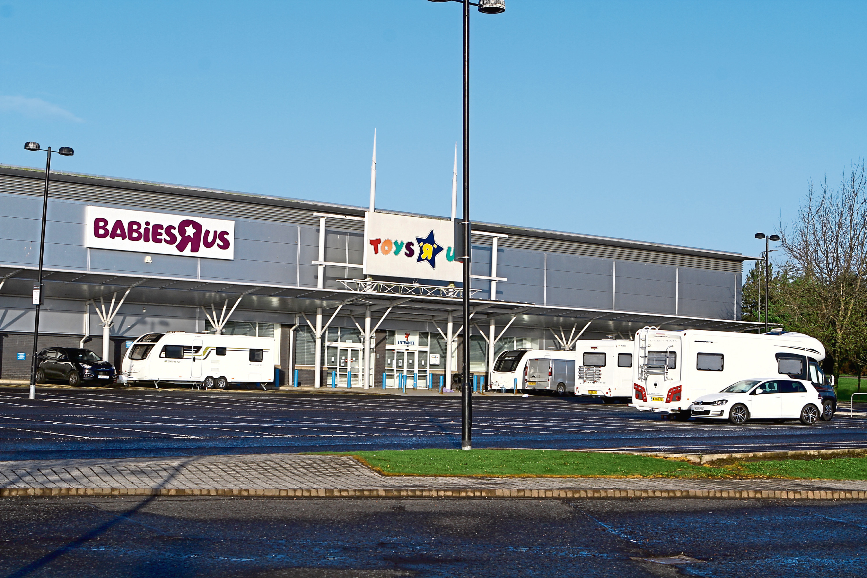 'Mind your own business' Travellers move in to car park outside