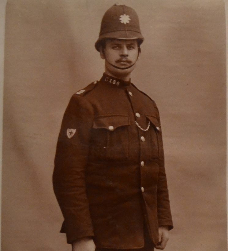 Are you related to any of these 15 Dundee war heroes? If so, the police